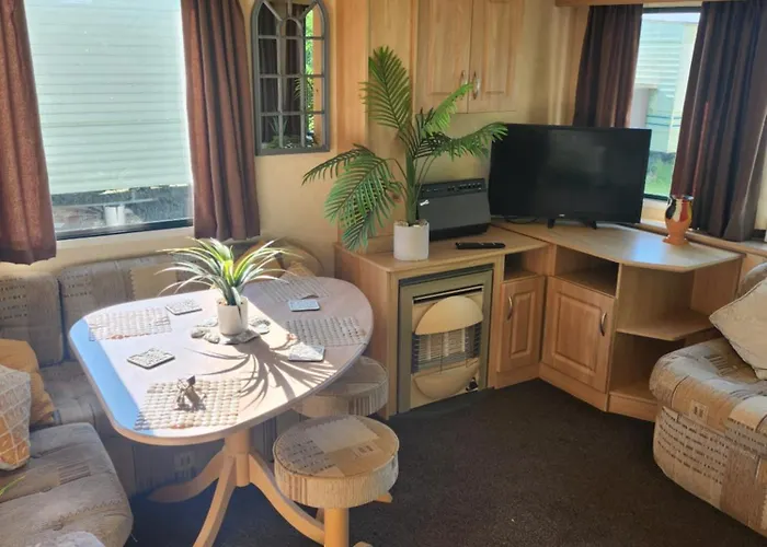 Promenade 3Mins Fantasy Island On The Beach Min 3 Nights 6 Berth