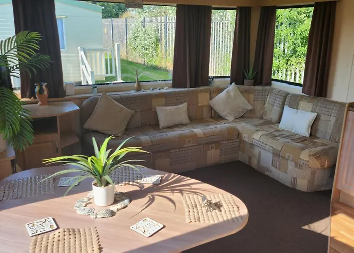Promenade 3Mins Fantasy Island On The Beach Min 3 Nights 6 Berth