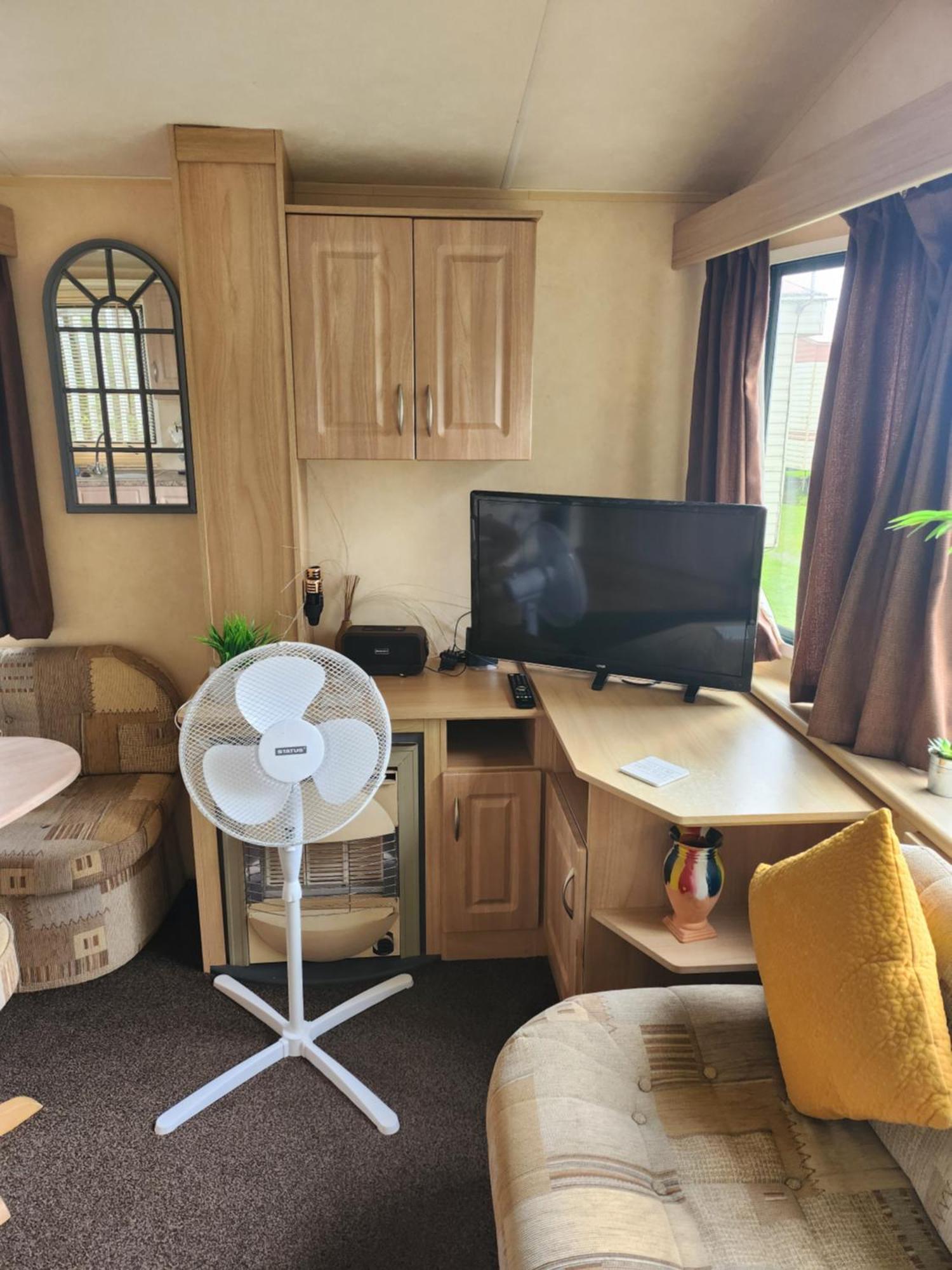 Camping Promenade 3mins Fantasy Island On The Min 3 Nights 6 Berth